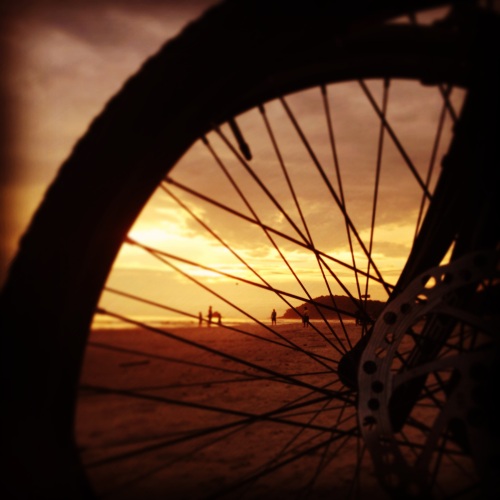 praia-juquehy-sunset-rene-bicicleta